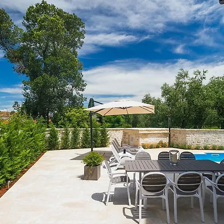 Ema Holiday home *